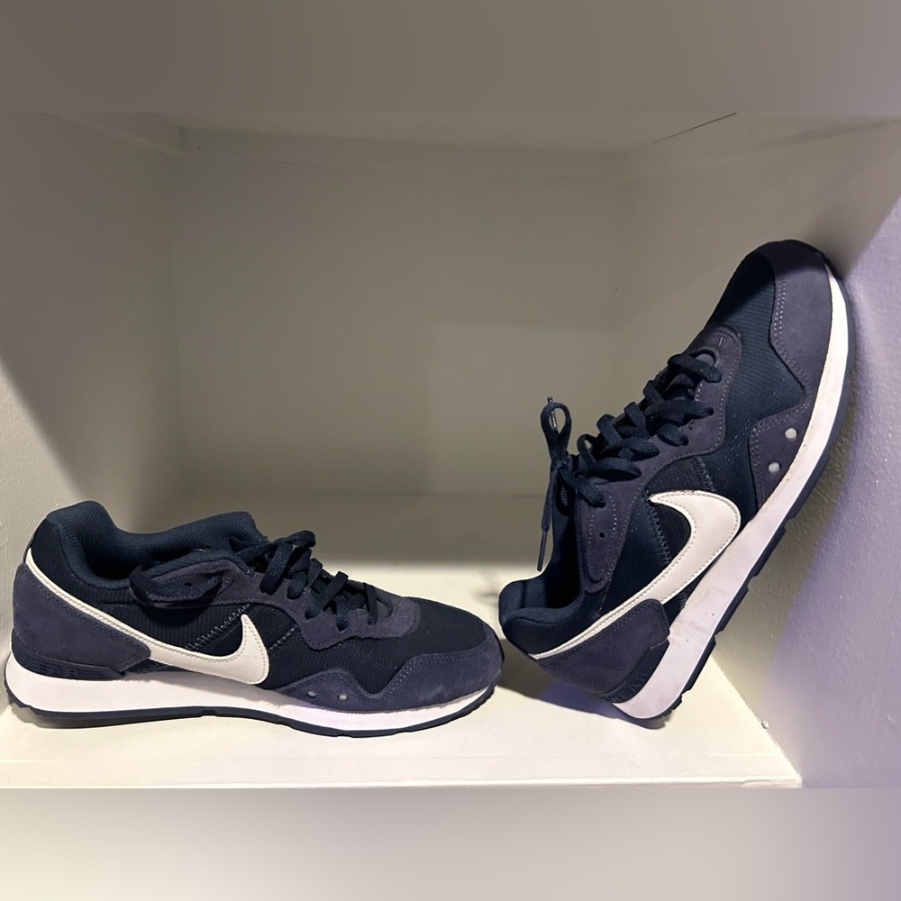Nike Venture Runner Midnight Navy Men’s Size 9